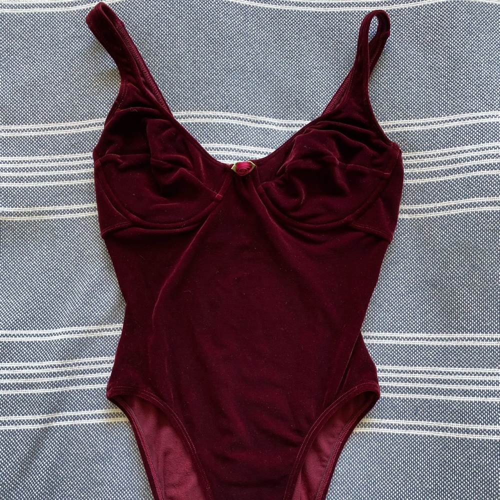 VINTAGE VELVET BODYSUIT ♥️